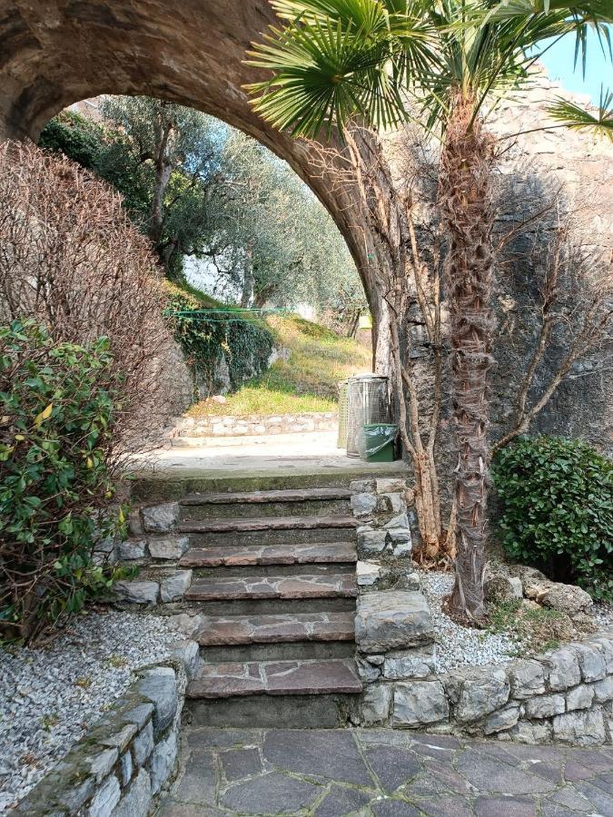 Patty Zu - Lakeside Apartment Riva di Solto Exterior foto